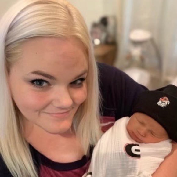 Meet your Posher, Erin - Picture 3 of 5